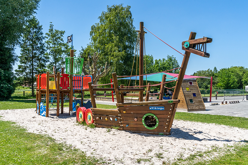 Basisschool 't Park Oostmalle in een groene omgeving